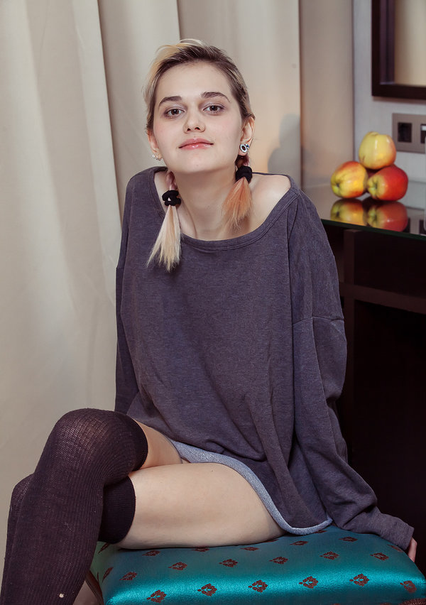 Ничка, 18